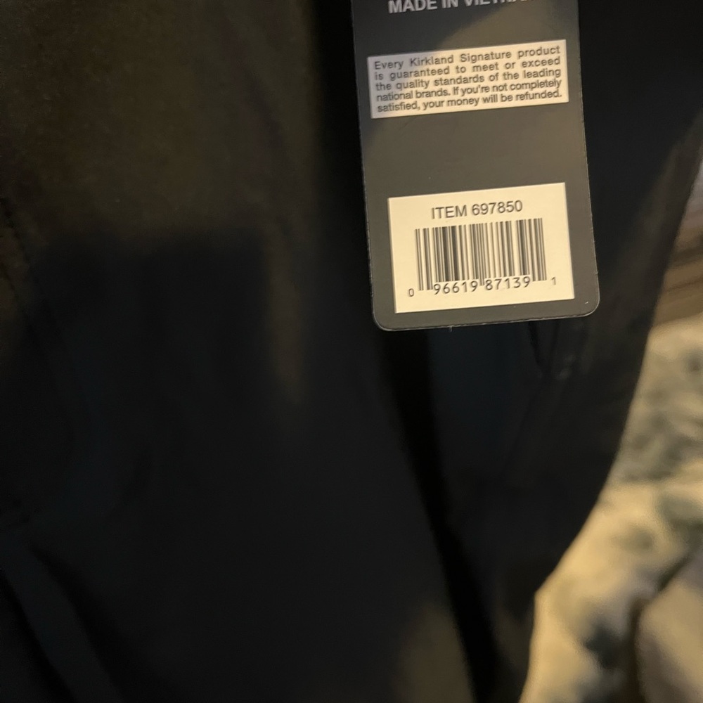 Kirkland Signature Black Performance Shorts - Picture 4 of 6